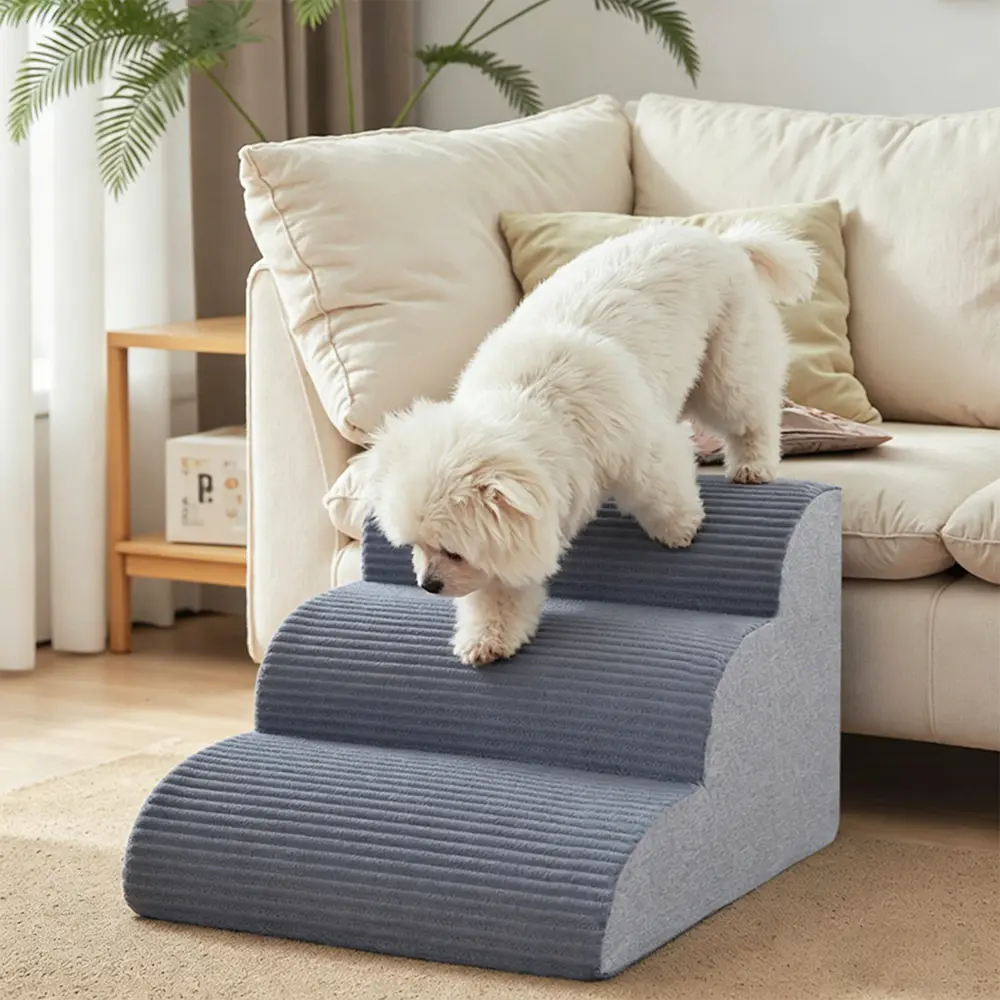 Escadas cinza para animais de estimação